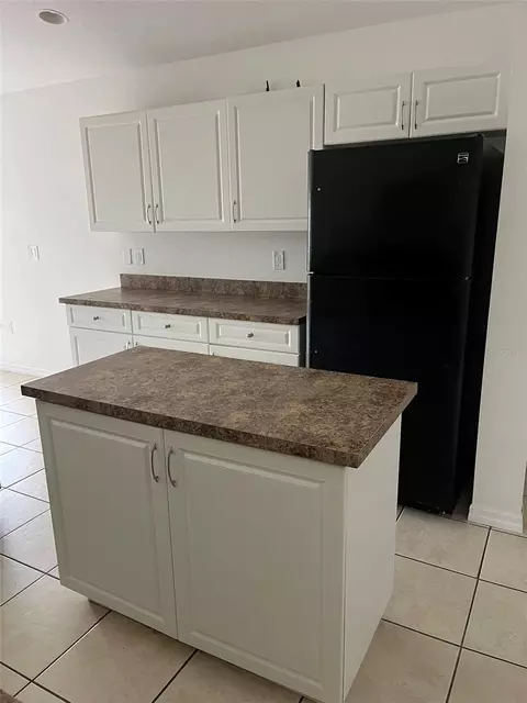 Kitchen - 3049 SE 38th Ave, Okeechobee, FL 34974 photo 2 of 2