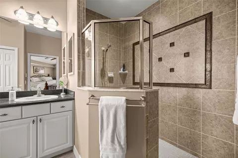 Bath - 155 W Doerr Path, Hernando, FL 34442 photo 1 of 4