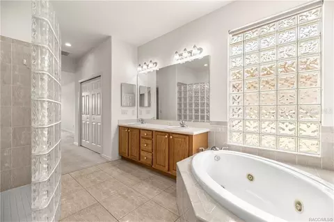 Bath - 1328 W Diamond Shore Loop, Hernando, FL 34442 photo 2 of 5