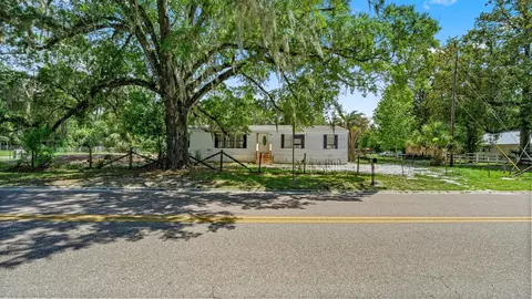 10530 Prospect Ave, Hampton, FL 32044 photo 2