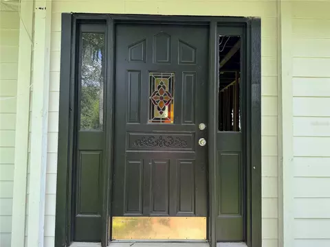 Entry Way - 10085 Plum St, Hampton, FL 32044 photo 1 of 6