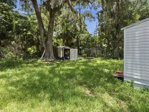 Exterior - 306 SE 2nd St, Williston, FL 32696 photo 3 of 6