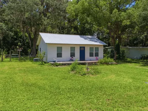 Exterior - 306 SE 2nd St, Williston, FL 32696 photo 6 of 6