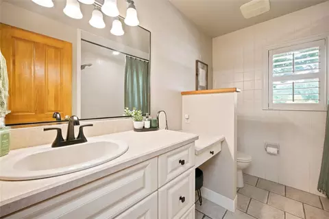 Bath - 2015 NW 35th St, Ocala, FL 34475 photo 1 of 5