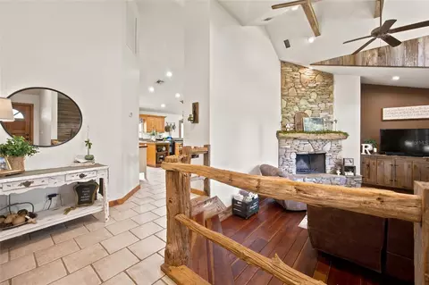 Entry Way - 2015 NW 35th St, Ocala, FL 34475 photo 3 of 4