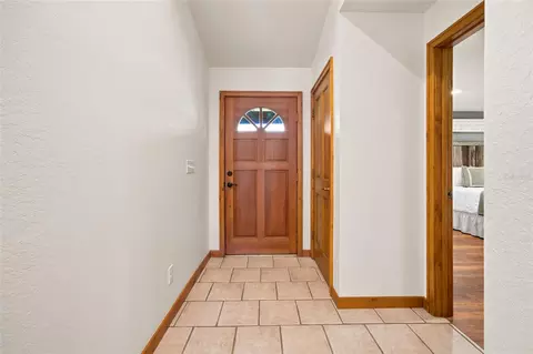 Entry Way - 2015 NW 35th St, Ocala, FL 34475 photo 2 of 4