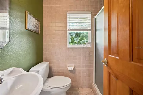 Bath - 2015 NW 35th St, Ocala, FL 34475 photo 3 of 5