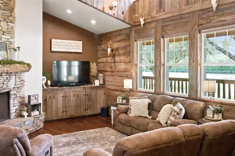Living - 2015 NW 35th St, Ocala, FL 34475 photo 1 of 10