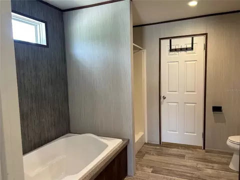 Bath - 11231 NE 60th St, Bronson, FL 32621 photo 1 of 5