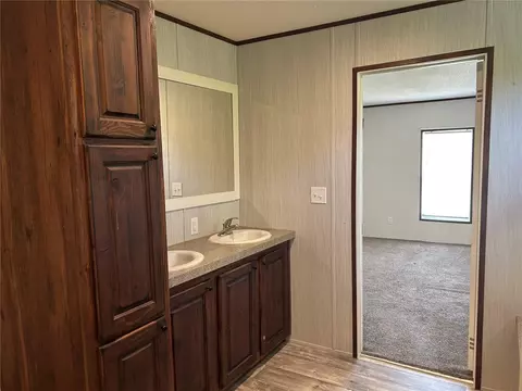 Bath - 11231 NE 60th St, Bronson, FL 32621 photo 2 of 5