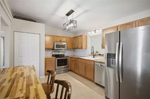 Kitchen - 2891 SW 140th Loop, Ocala, FL 34473 photo 2 of 3
