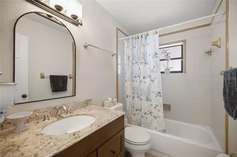 Bath - 2891 SW 140th Loop, Ocala, FL 34473 photo 2 of 3