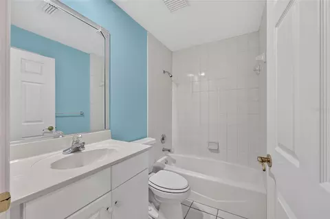 Bath - 4588 NE 4th St, Ocala, FL 34470 photo 4 of 4