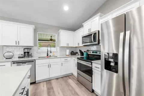 Kitchen - 6771 Cherry Rd, Ocala, FL 34472 photo 3 of 5