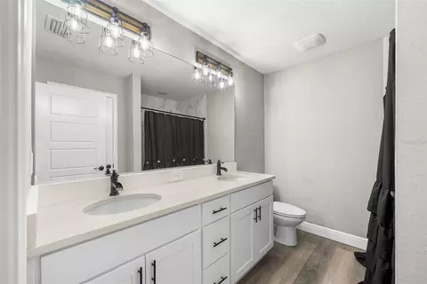 Bath - 6771 Cherry Rd, Ocala, FL 34472 photo 1 of 2