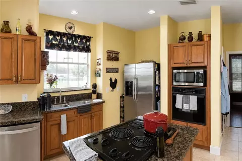 Kitchen - 12345 NE 14th Ave, Anthony, FL 32617 photo 4 of 5
