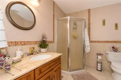 Bath - 12345 NE 14th Ave, Anthony, FL 32617 photo 4 of 5