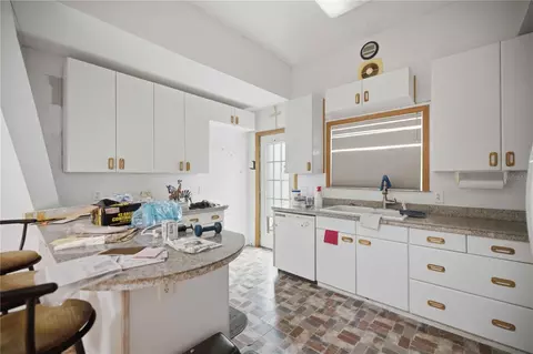 Kitchen - 12897 NW Highway 225, Reddick, FL 32686 photo 2 of 3