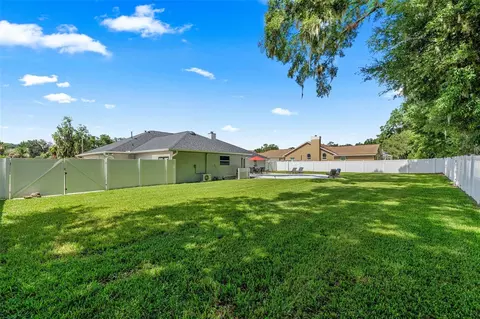 Exterior - 2611 SE 27 St, Ocala, FL 34471 photo 9 of 10