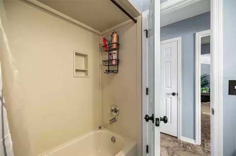 Bath - 2611 SE 27 St, Ocala, FL 34471 photo 4 of 5
