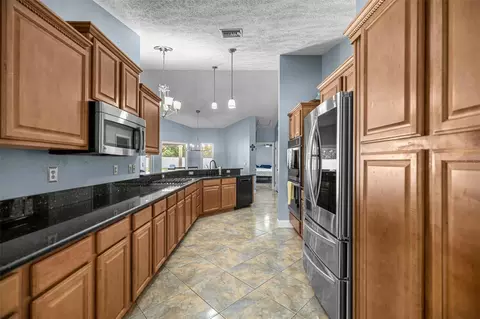 Kitchen - 2611 SE 27 St, Ocala, FL 34471 photo 3 of 3