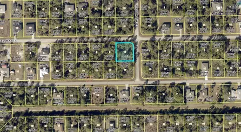 1026 Barcelona St E, Lehigh Acres, FL 33974