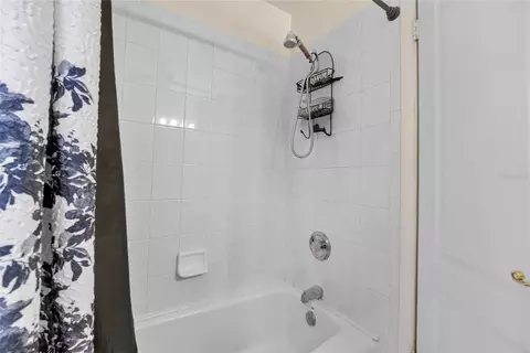 Bath - 602 SE 19th St, Ocala, FL 34471 photo 4 of 5