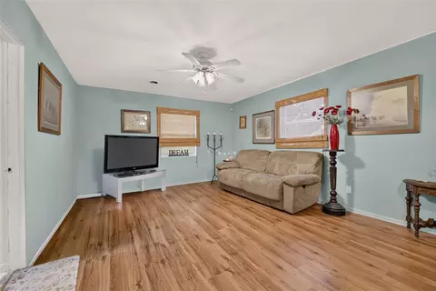 Living - 602 SE 19th St, Ocala, FL 34471 photo 1 of 1