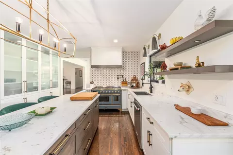 Kitchen - 1237 SE 8th St, Ocala, FL 34471 photo 5 of 8