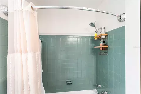 Bath - 1237 SE 8th St, Ocala, FL 34471 photo 4 of 4