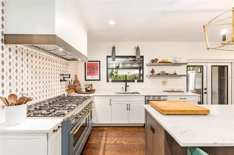 Kitchen - 1237 SE 8th St, Ocala, FL 34471 photo 3 of 8