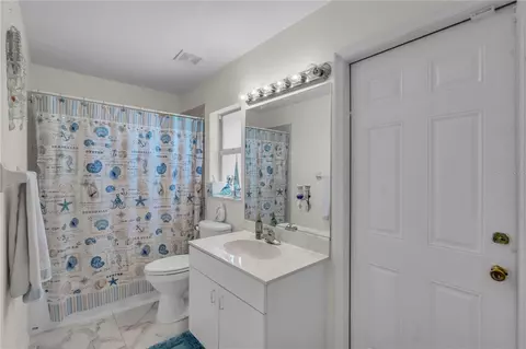 Bath - 5292 SW 115th Loop, Ocala, FL 34476 photo 2 of 3
