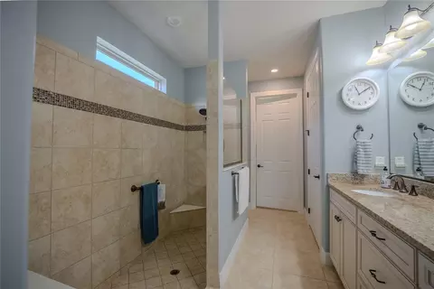 Bath - 9576 SW 65th Pl, Ocala, FL 34481 photo 2 of 4
