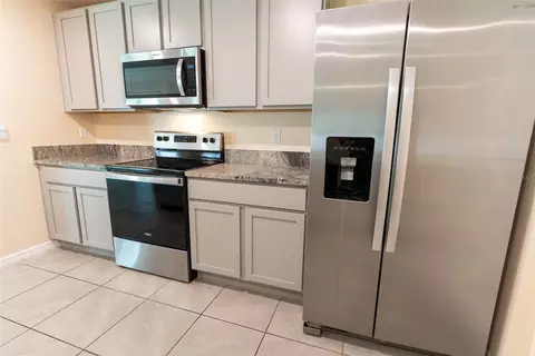 Kitchen - 6747 SE 3rd Loop, Ocala, FL 34472 photo 8 of 9