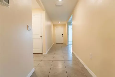 Entry Way - 6747 SE 3rd Loop, Ocala, FL 34472 photo 2 of 6