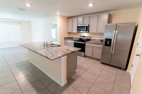 Kitchen - 6747 SE 3rd Loop, Ocala, FL 34472 photo 1 of 9