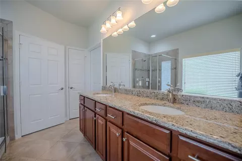 Bath - 9160 SW 70th Loop, Ocala, FL 34481 photo 4 of 5