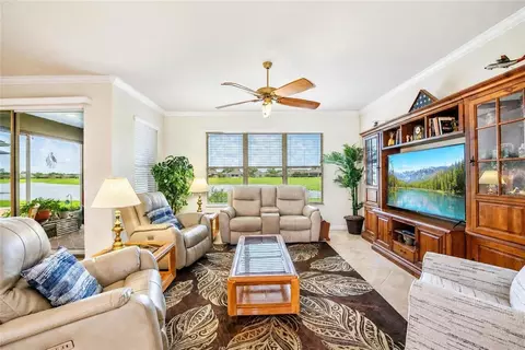Living - 9160 SW 70th Loop, Ocala, FL 34481 photo 2 of 3