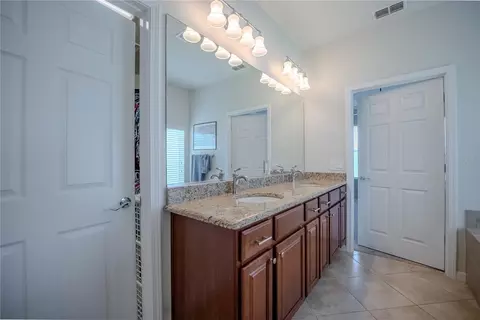 Bath - 9160 SW 70th Loop, Ocala, FL 34481 photo 5 of 5