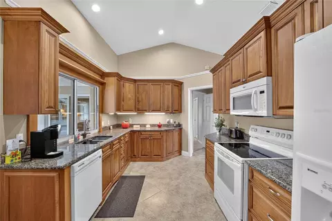 Kitchen - 2319 SE 30th St, Ocala, FL 34471 photo 2 of 5