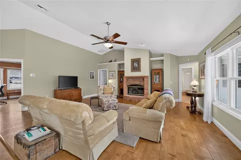 Living - 2319 SE 30th St, Ocala, FL 34471 photo 3 of 7