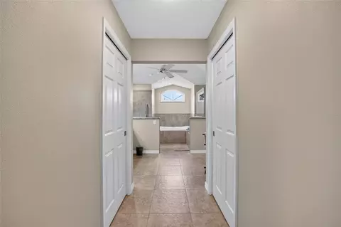 Entry Way - 2319 SE 30th St, Ocala, FL 34471 photo 4 of 6