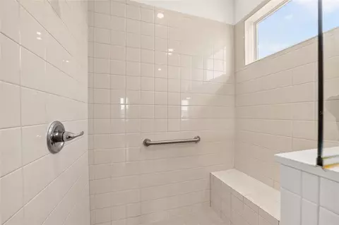 Bath - 7935 SW 89th Ter, Ocala, FL 34481 photo 2 of 3