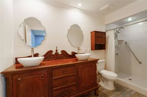 Bath - 4418 NE 4th St, Ocala, FL 34470 photo 1 of 3