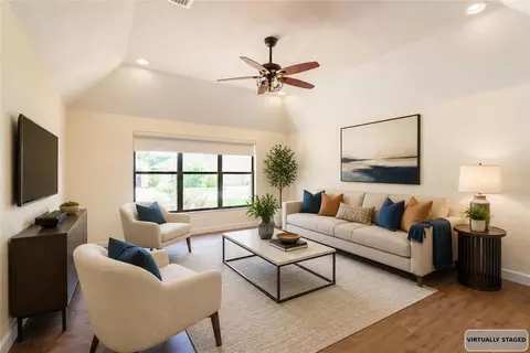 Living - 4418 NE 4th St, Ocala, FL 34470 photo 2 of 14