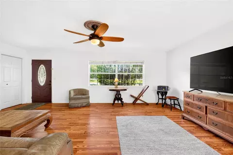 Living - 20934 Third Ave, Dunnellon, FL 34431 photo 3 of 3