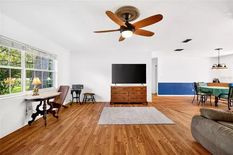 Living - 20934 Third Ave, Dunnellon, FL 34431 photo 2 of 3