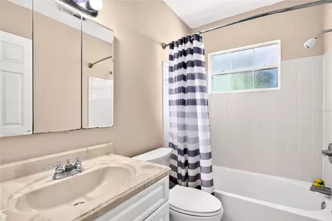 Bath - 20934 Third Ave, Dunnellon, FL 34431 photo 2 of 2