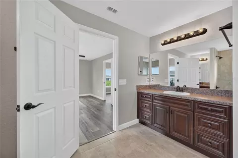 Bath - 7 Willow Run Dr, Ocala, FL 34472 photo 3 of 4