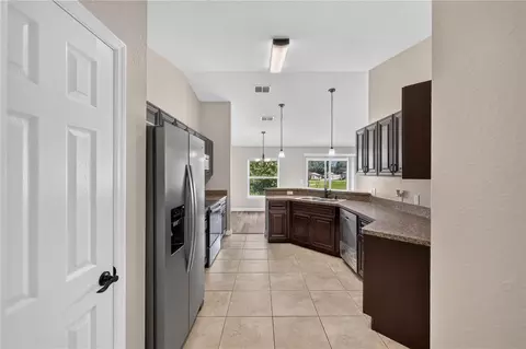 Entry Way - 7 Willow Run Dr, Ocala, FL 34472 photo 3 of 4